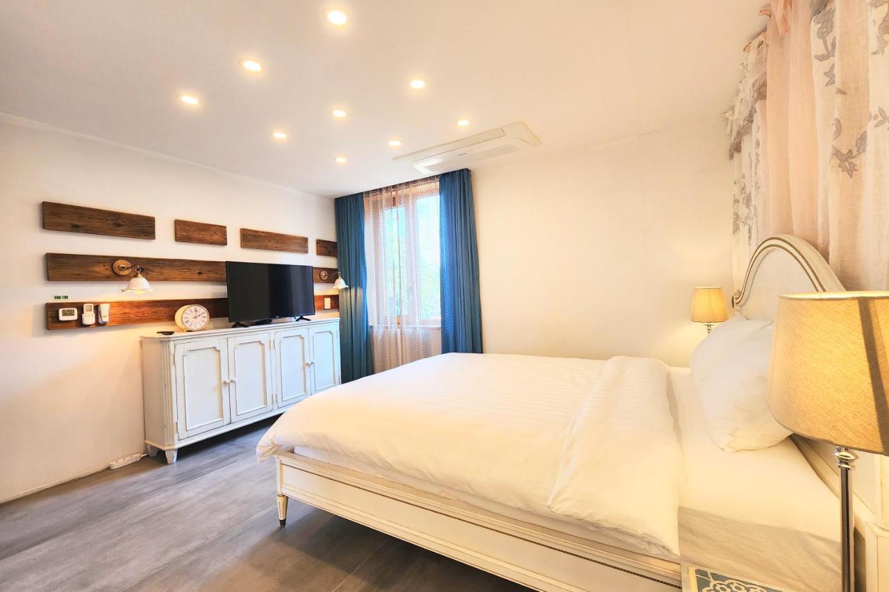 Palm Tree Villa Seogwipo Extérieur photo