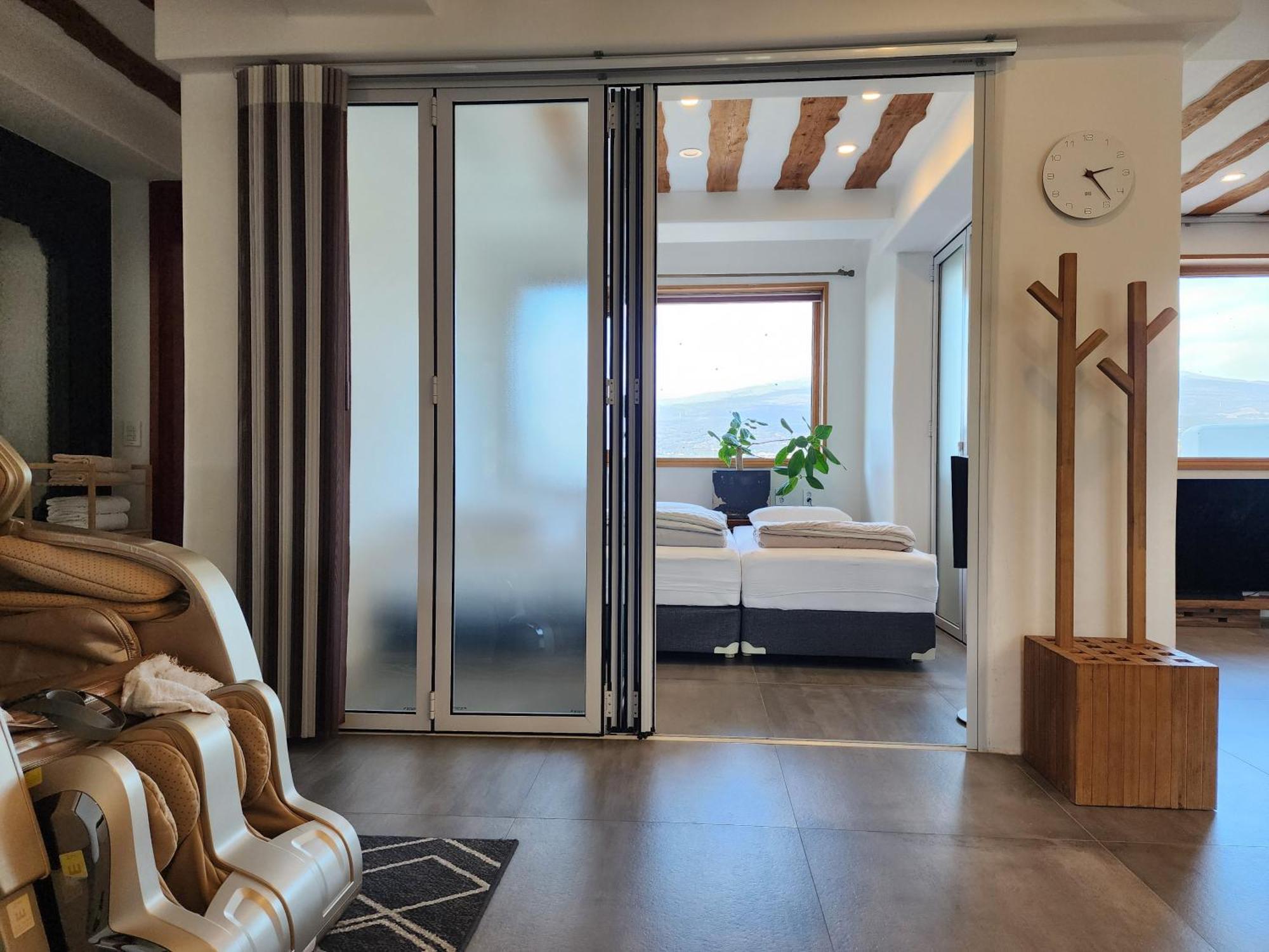 Palm Tree Villa Seogwipo Extérieur photo